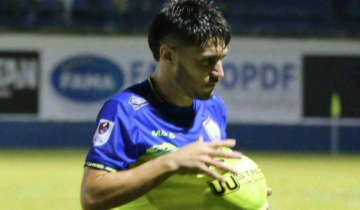 Pablo Soda agarró la pelota y lo celebró de esta manera. Su pareja está esperando un bebé. 