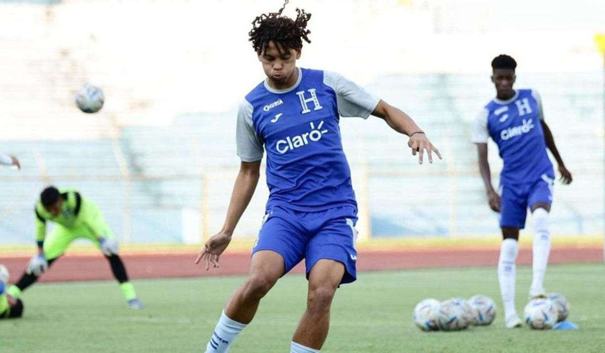 Ruiz pudo haber jugado con Estados Unidos ya que nació en Miami. Sin embargo, el chico decidió jugar con la selección de Honduras.