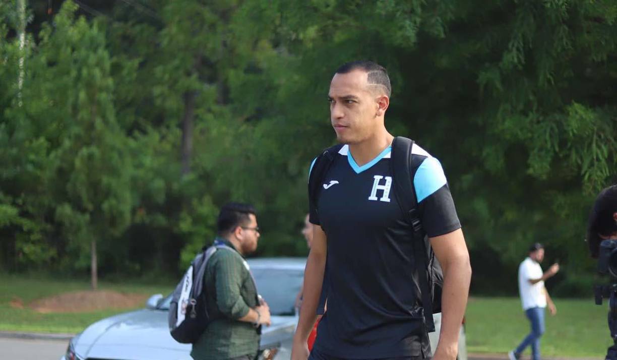 Devron García: El jugador del Real España acompañará en la zaga central a Marcelo Santos. Es el remplazo de Luis Vega, futbolista que no estará ante Haití por lesión.