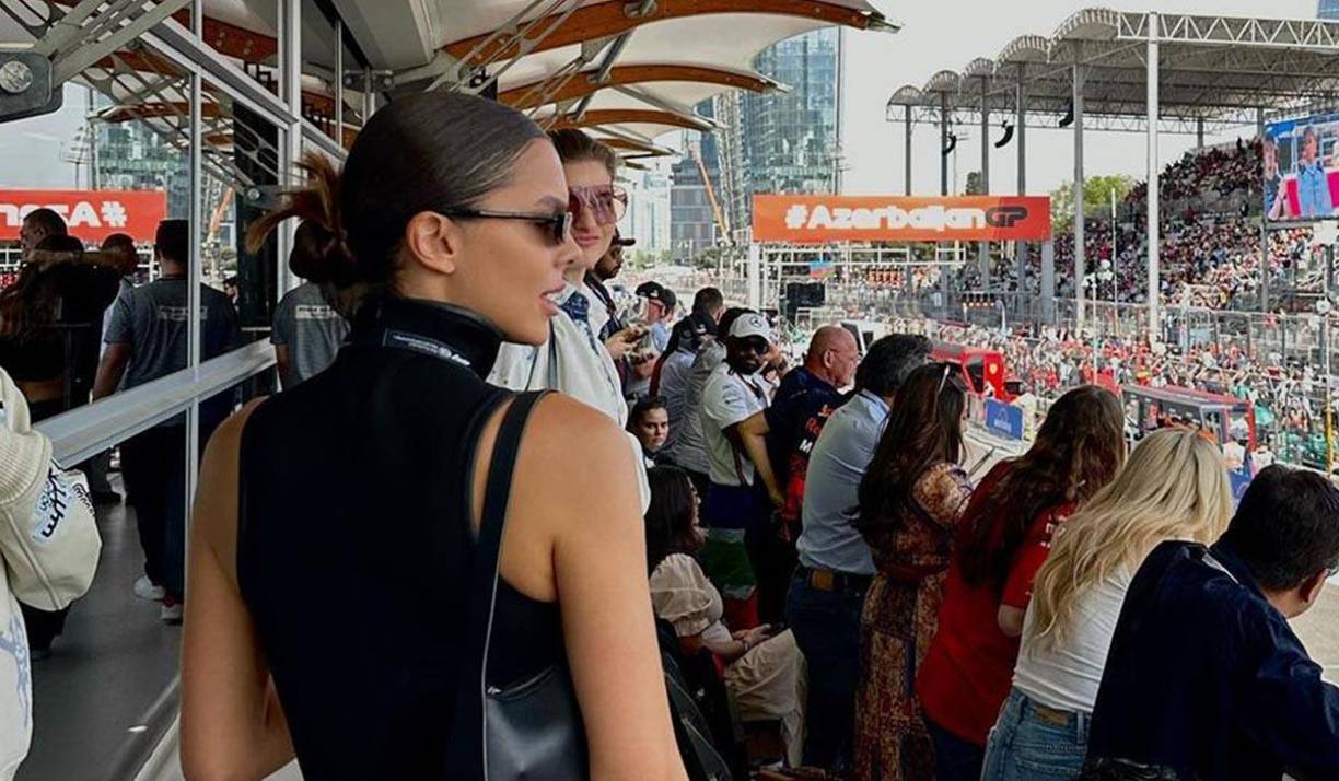 La top model ha sido vista en la Fórmula 1 varias veces en los últimos años apoyando al piloto británico Lewis Hamilton, deportista que ha sido involucrado en las últimas semanas con Shakira.