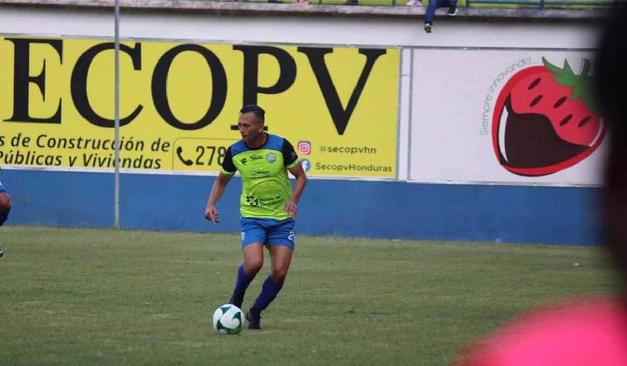 Los Potros habían anunciado la renovación del volante David Mendoza, sin embargo, el jugador anunció en sus redes sociales que no sigue en el club de cara a la próxima campaña: ““Muchas gracias Olancho FC. Quiero agradecer públicamente a cada uno de mis compañeros que a lo largo de un año y medio hemos vivido muchas cosas lindas, experiencias, también agradecer al cuerpo técnico y cuerpo de utilería y directiva del club. Gracias a cada olanchano por sus muestras de cariño y siempre por su excelente atención hacia mi persona y familia. Que Dios los bendiga en las competencias por venir. Mucho éxito”, dijo.