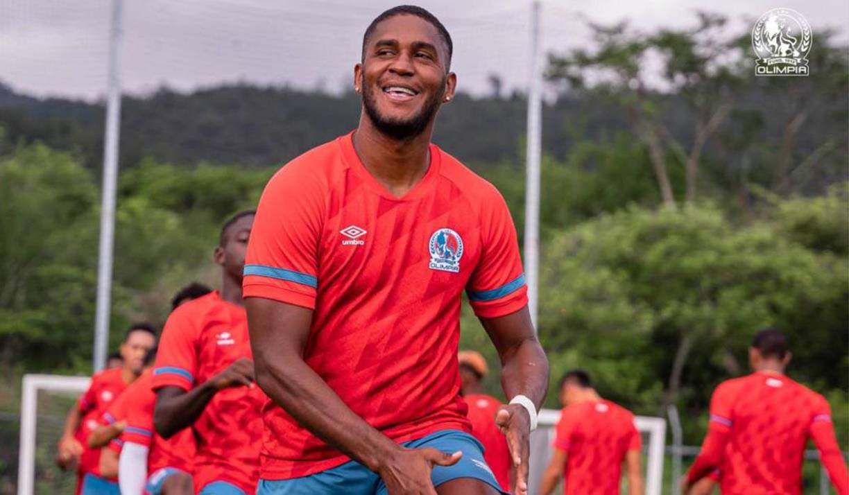 Brayan Beckeles: Estará como defensor central.