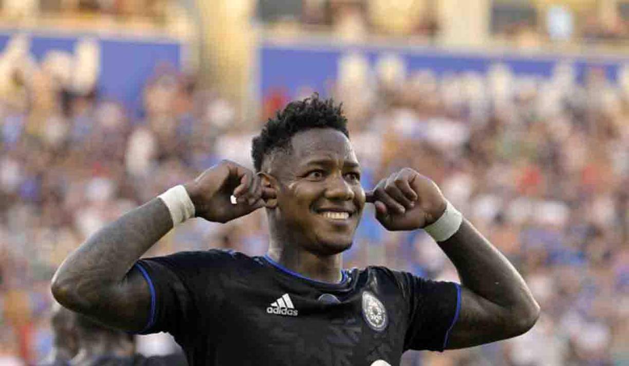 “Incluso nos dijeron que si queríamos morir allí. Salí rápidamente porque la policía me subió al vehículo de inmediato”, manifestó el jugador hondureño.