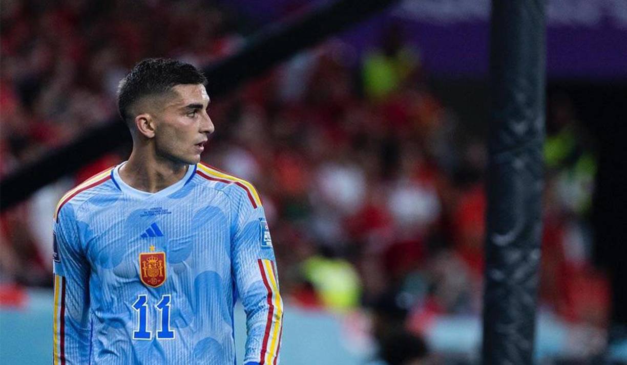 Ferran Torres: Otro futbolista que era intocable para Luis Enrique en la selección española y otro jugador por el que el Barça estaría dispuesto a hacer negocio este verano si llegara una propuesta atractiva para el interés también del jugador.
