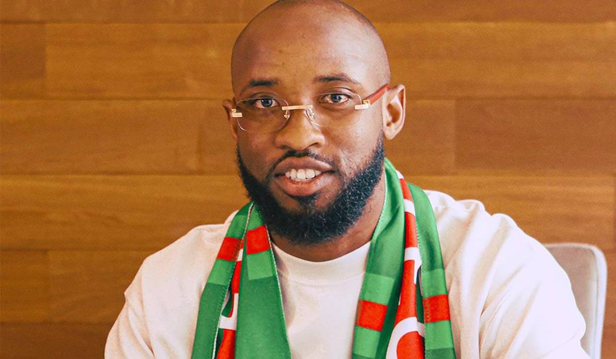 OFICIAL: El atacante francés Moussa <b>Dembelé</b>, libre desde el 1 de julio tras terminar su contrato con el Lyon, se comprometió con el Al Etiffaq de Arabia Saudita. Firmó hasta el 2027.