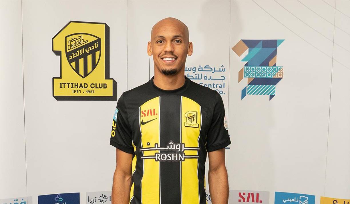 OFICIAL: El centrocampista brasileño Fabinho firmó un contrato de tres años con el club Al-Ittihad de Arabia Saudita, llega procedente del Liverpool.