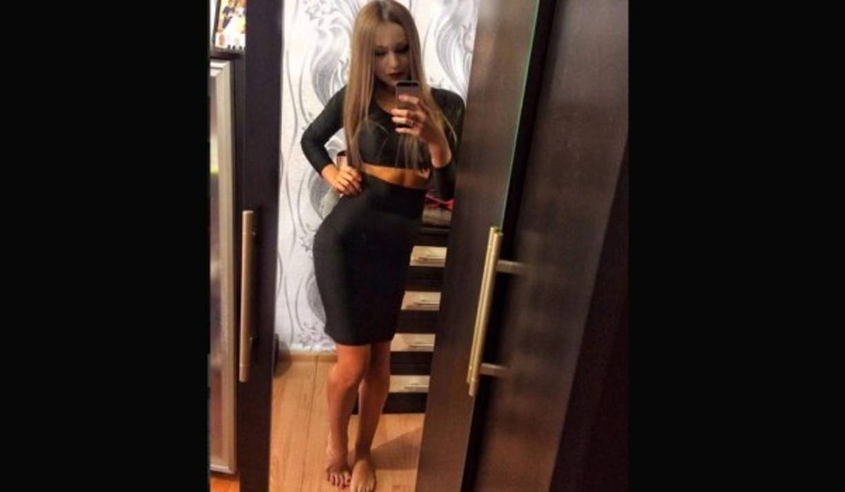 La profesora fue catalogada por una señora como una mala influencia para los niños, ya que según ella las fotos en la cuenta de Instagram de la educadora las considera demasiado subidas de tono