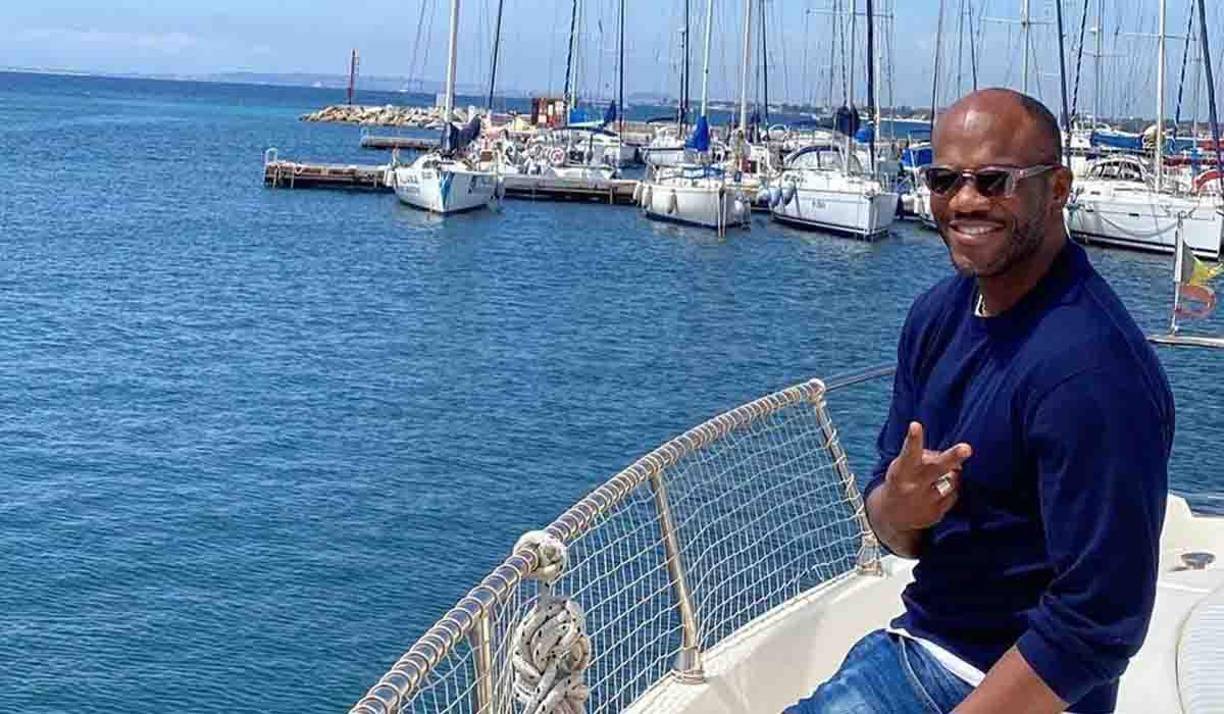 David Suazo dejó la comodidad de Italia en donde estaba disfrutando de unas vacaciones. 