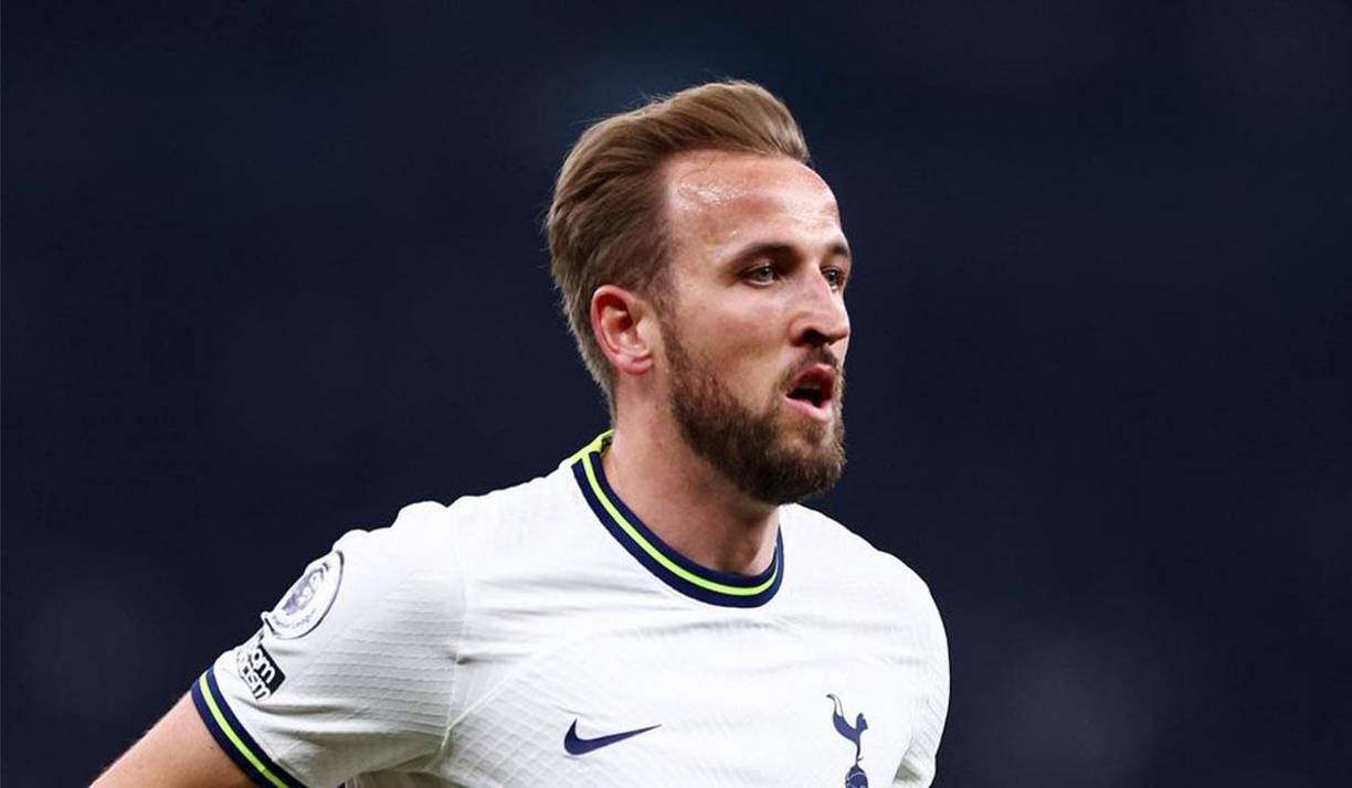 Bayern Múnich tira la casa por la ventana por Harry Kane: 100 millones de euros para dejar claro que su interés en el delantero es genuino y sólido. El Tottenham está valorando la cifra mientras que los alemanes mantienen la esperanza de convencerlos para liberar al jugador, publica el portal Sky Sports.