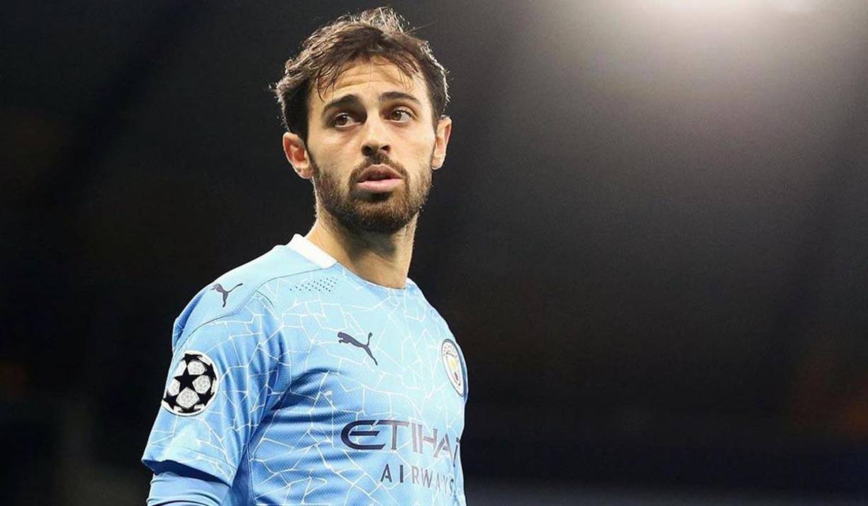 Barcelona está interesado en fichar a Bernardo Silva ya que lo ve como el reemplazo ideal de Dembélé. Mundo Deportivo informa que el portugués quiere unirse al cuadro culé, sin embargo, tiene contrato con Manchester City.
