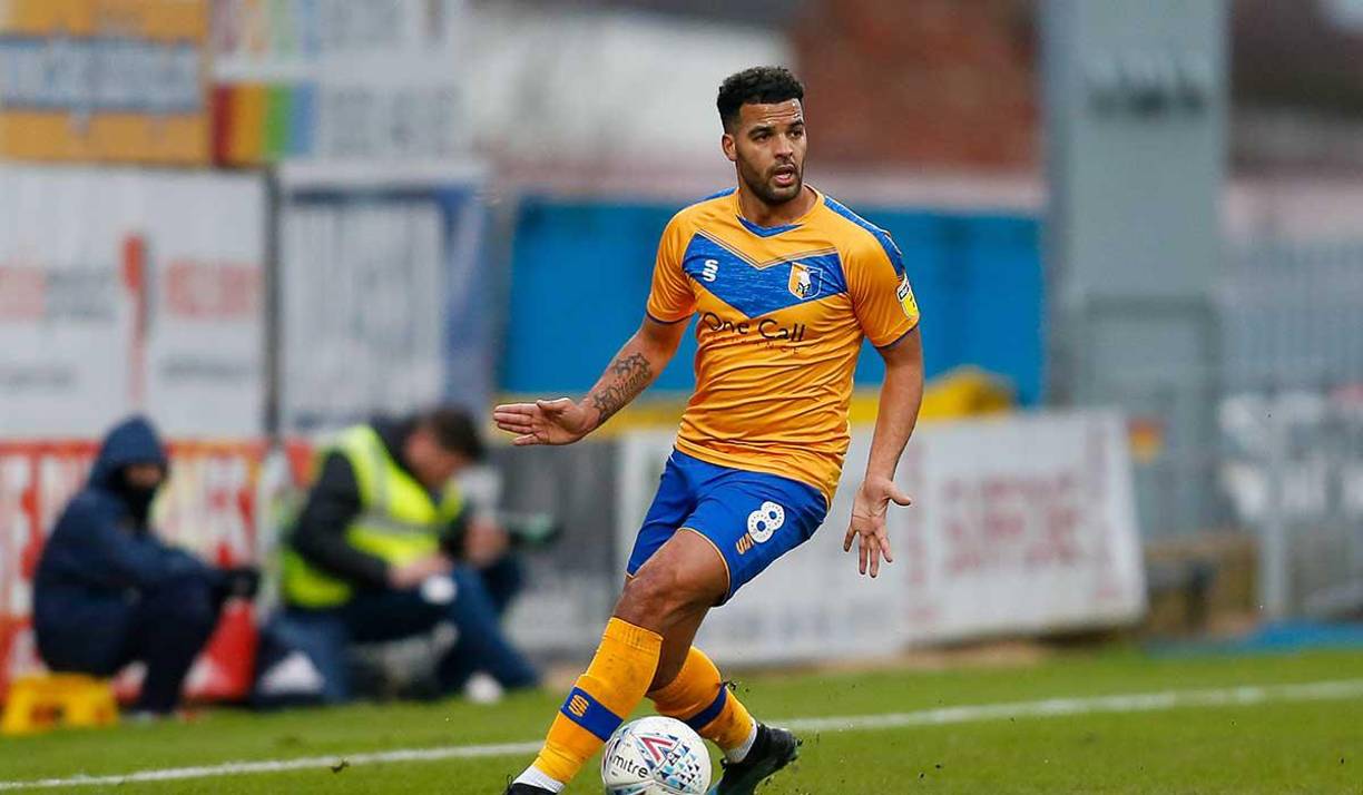 En conversación con el diario, <b>Jacob Mellis</b> dijo que estaba buscando un lugar para pasar la noche.