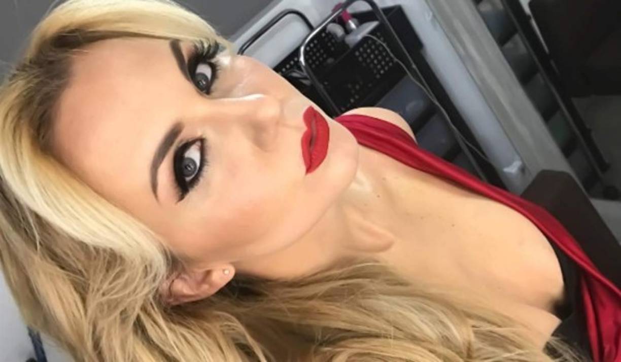 Michelle Vieth demostró ser muy sexi con unas imágenes cautivantes, pero que provocaron críticas negativas.