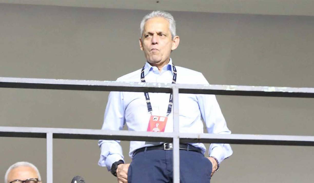 Reinaldo Rueda, DT de la selección de Honduras, decidió ir a presenciar el juego y estuvo en uno de los palcos. 