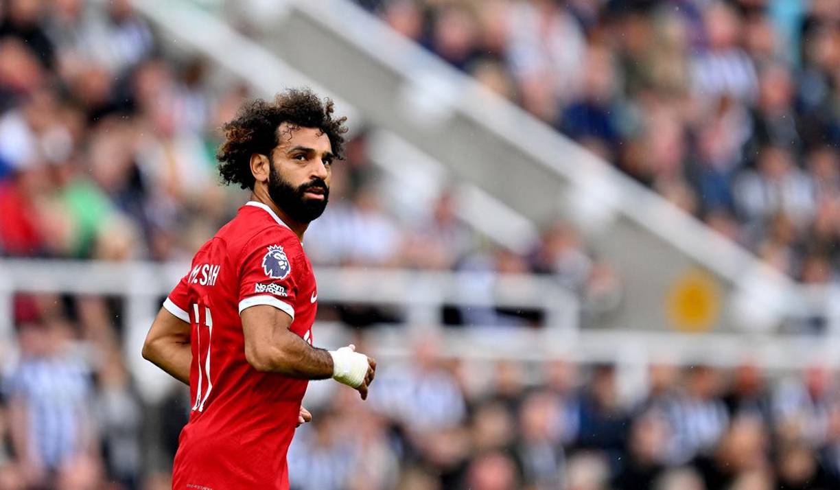 El Al-Ittihad prepara una nueva por Salah. Según informa el periodista James Benge, el árabe estaría preparando una oferta de 100 millones de euros más 50 en variables. Además, le ofrecerían un salario parecido a Neymar y Cristiano Ronaldo.