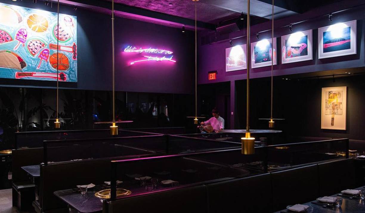 Otro de los particulares detalles de la celebración, que contó con la participación del reconocido DJ Irie y un menú variado con carnes, pescados y otros manjares típicos de la gastronomía oriental, fue la <b>barra de tragos construida en una base de hielo</b> con un diseño exclusivo para el campeón con el escudo de Inter Miami y la camiseta que utilizó Messi.