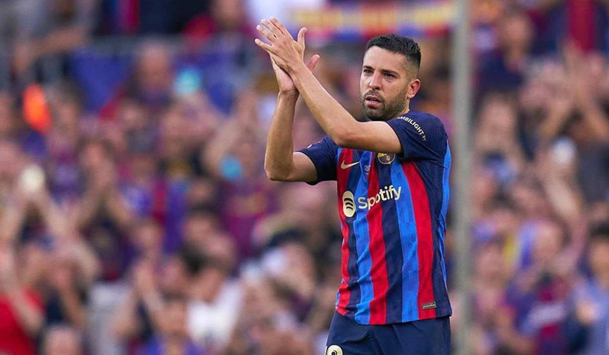 Prensa internacional informa que el lateral zurdo Jordi Alba será nuevo jugador del Inter Miami y compartirá vestuario con Messi y Sergio Busquets.