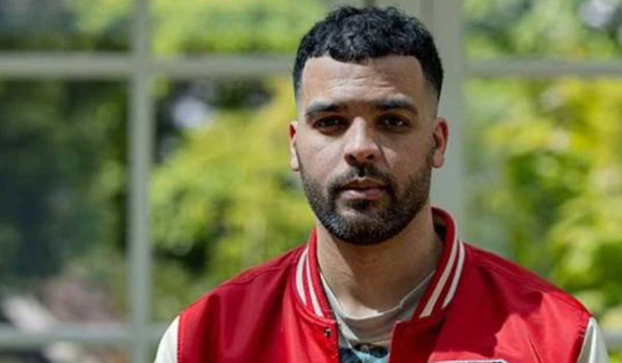 “Tengo familia, pero no quiero depender de ellos. Quiero tratar de resolver las cosas a mi manera. Ha sido difícil. Trato de no pensar demasiado en lo que estoy pasando. Solo trato de seguir adelante”, indicó el exjugador del Chelsea-.