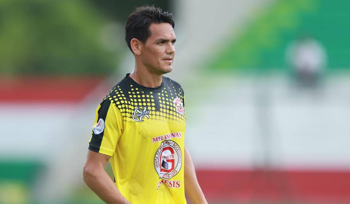 El paraguayo Roberto Moreira señaló que se mantiene en las filas del Génesis e inclusive reveló que todavía no piensa en el retiro. El atacante cuenta con 37 años de edad.