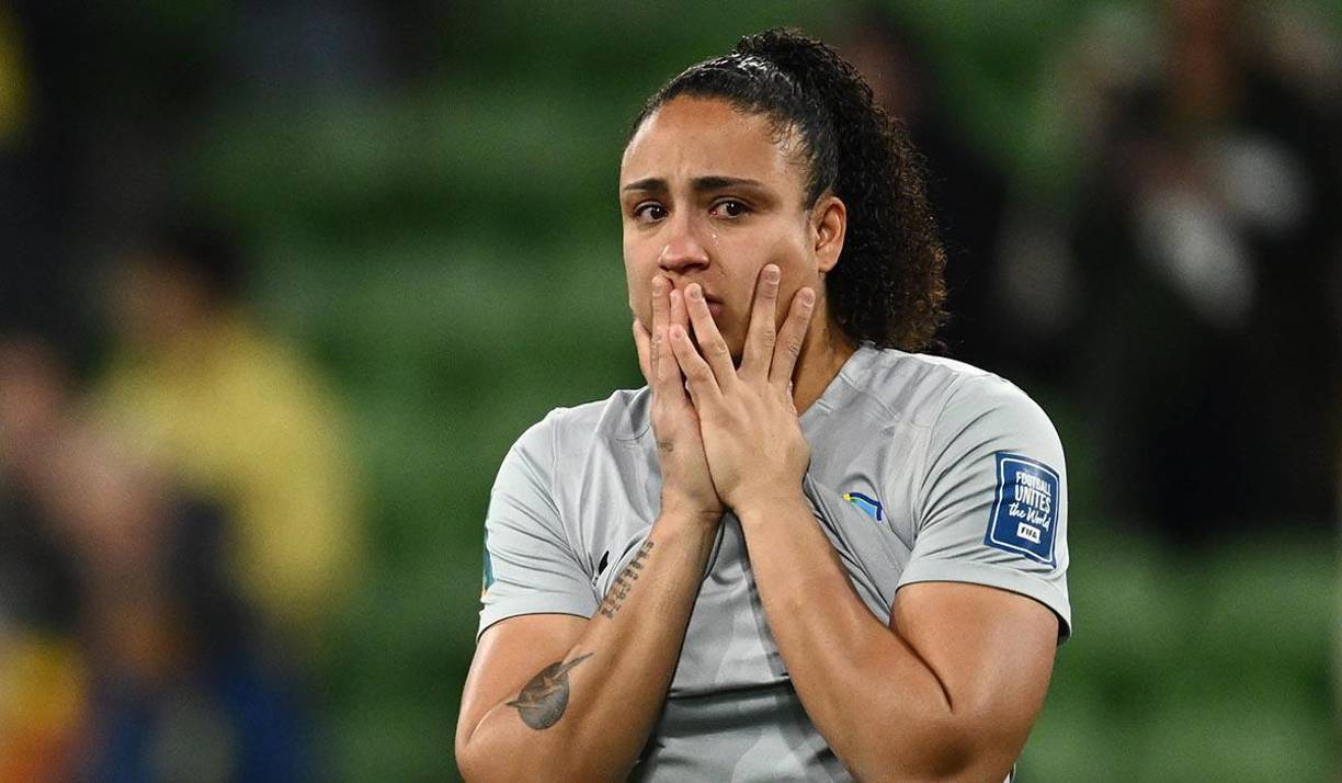 Letícia Izidoro, portera de Brasil, fue otra de las chicas que lamentó la eliminación.