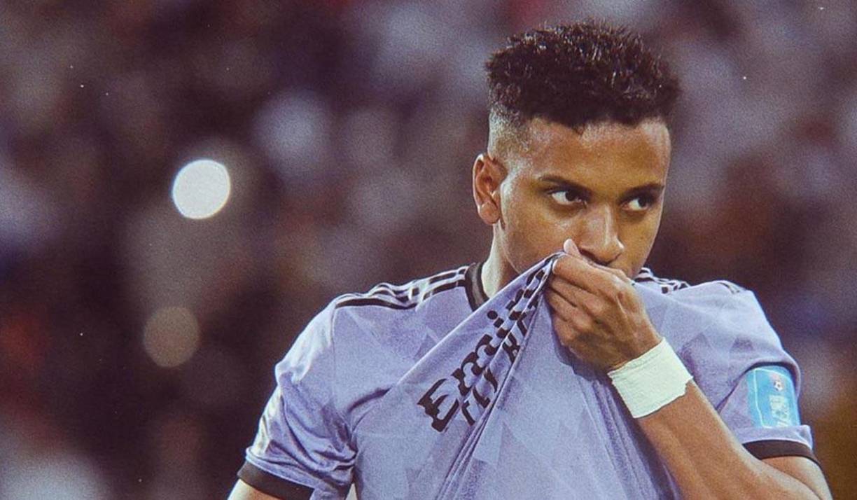 Sorpresa. Según el diario Marca, el PSG le pide tres jugadores al Real Madrid por Mbappé. Uno de los jugadores que desean los parisinos es al brasileño Rorygo Goes.