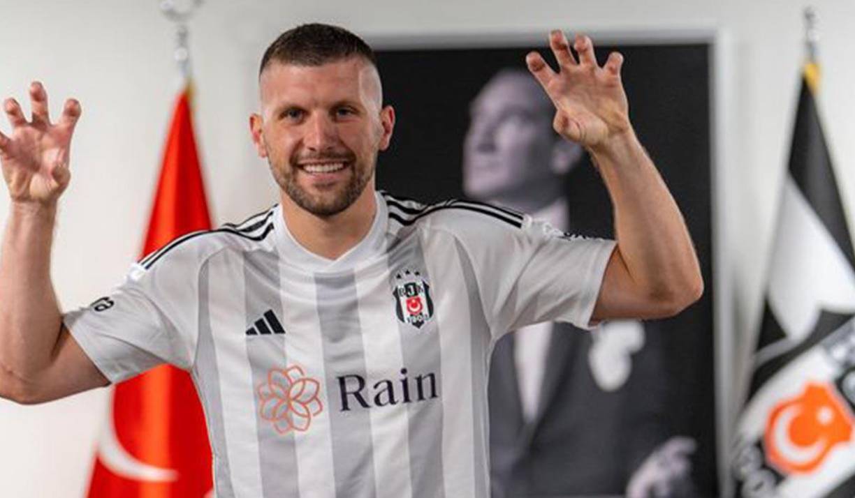 OFICIAL: El Besiktas ha fichado al atacante croata Ante Rebic por 500.000 € + 1,5M€ bonus. Firma hasta junio de 2025 y llega procedente del AC Milan.