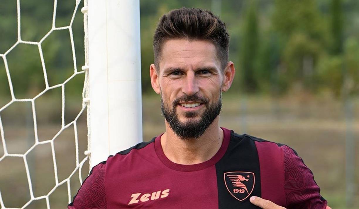 OFICIAL: La Salernitana ha fichado al guardameta francés Benoît Costil, firma por una temporada. Llega procedente del Lille. 