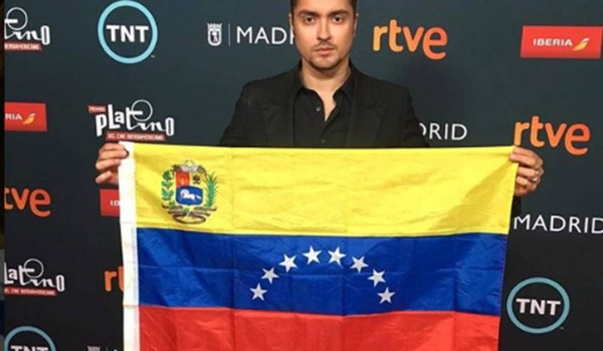 Alec nació el 9 de agosto en Caracas Venezuela.