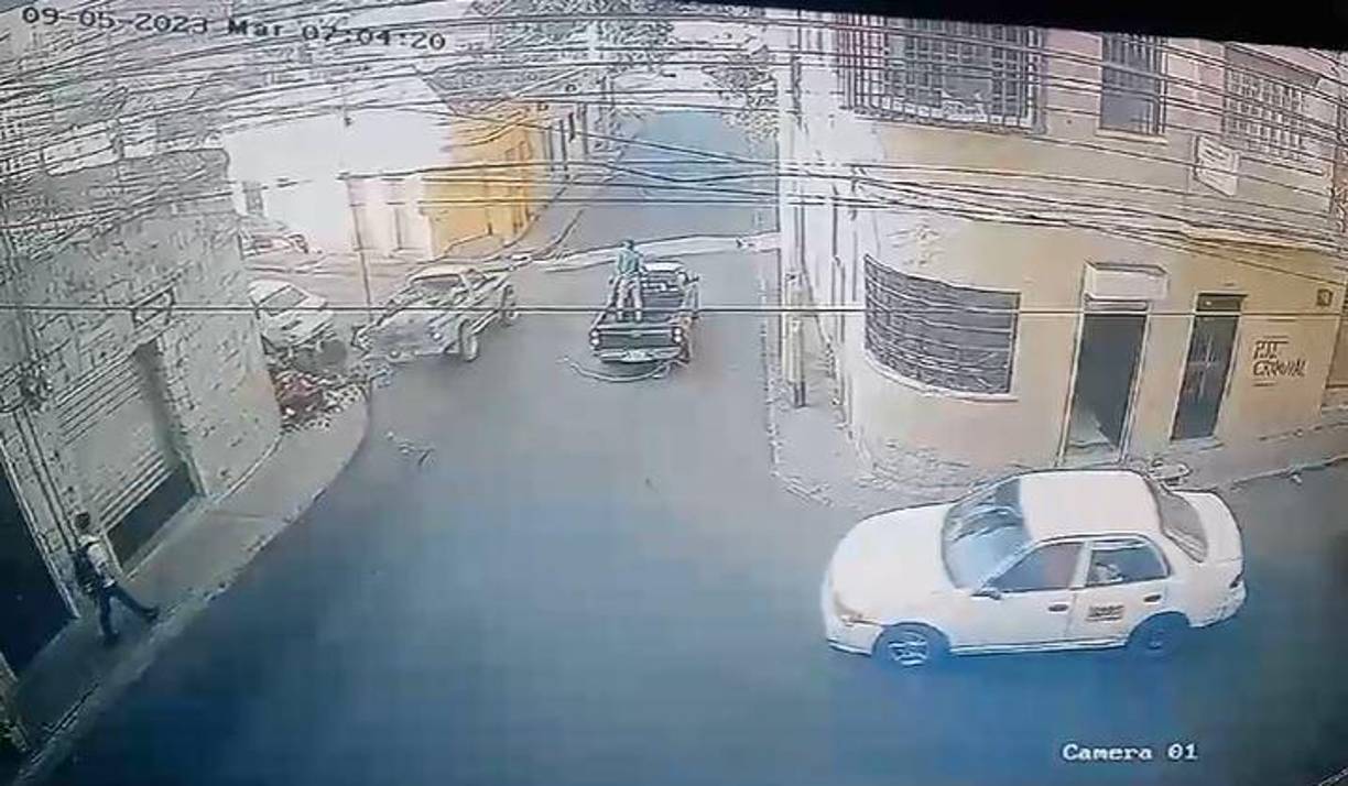 Cuando conducía a inmediaciones del Congreso Nacional, situado en el centro de Tegucigalpa, arrolló a varias personas que caminaban sobre una acera. Una de las víctimas fue María Orellana Zúniga, quien laboraba como secretaria de una diputada.