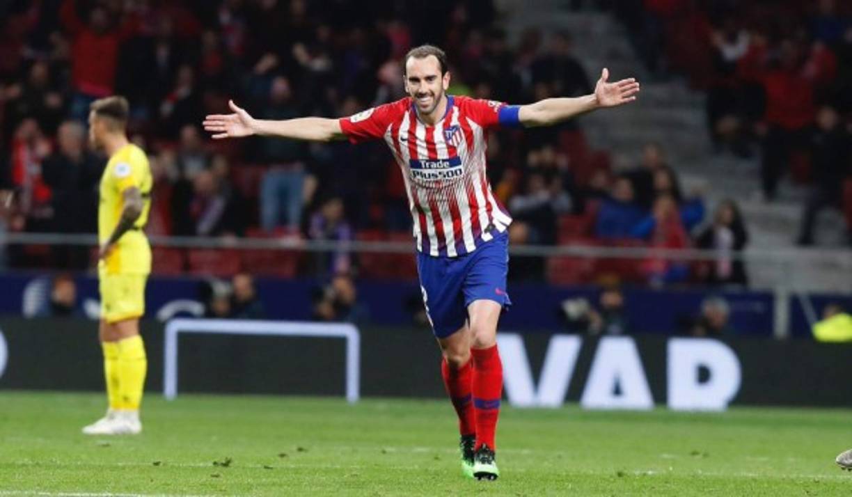 Diego Godín: El defensor uruguayo ha decidido dejar al Atlético de Madrid de España y firmará por el Inter de Milán, equipo que le convertirá en el jugador mejor pagado de la plantilla. Defendió la camiseta rojiblanca los últimos nueve años y conquistó cho títulos.