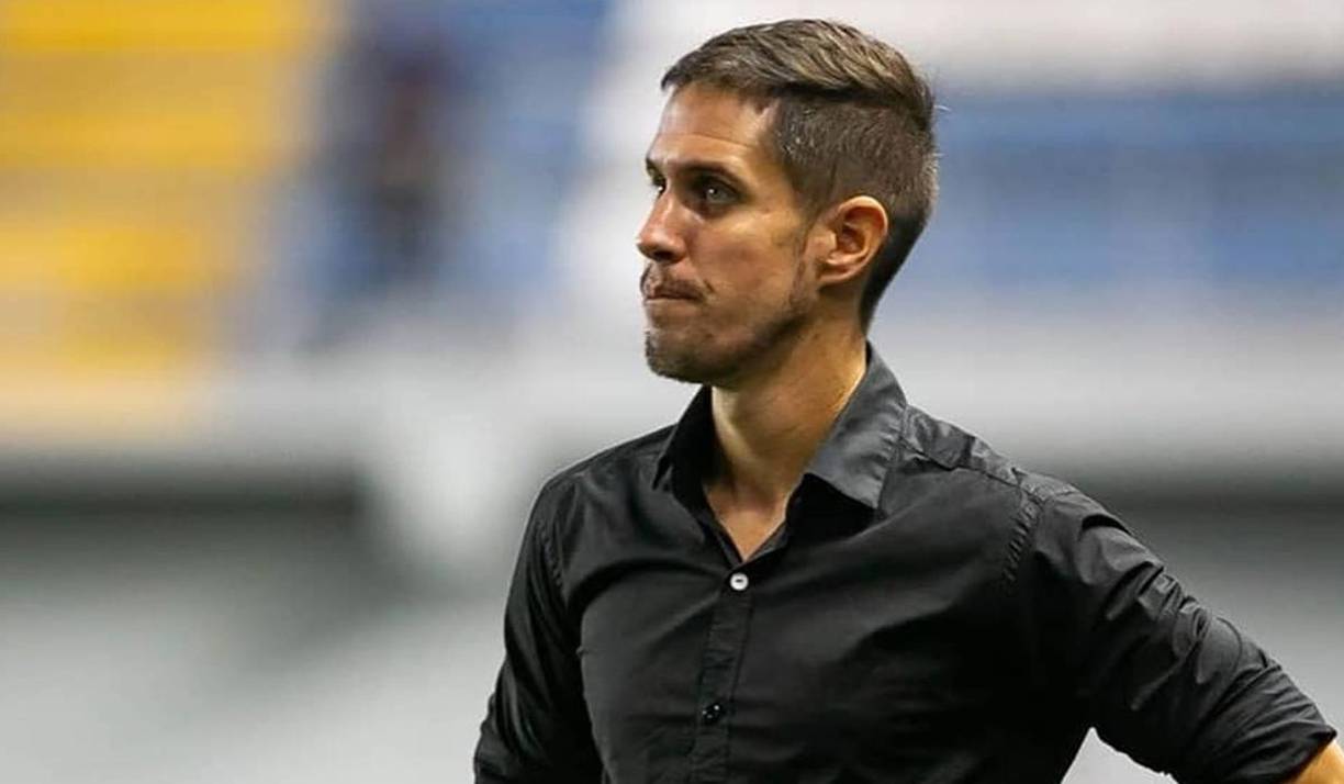 Juan Vita cuenta con amplia experiencia. En Centroamérica fue campeón con el Costa del Este de Panamá, además dirigió al Guanacasteca de Costa Rica y a la selección Nacional de Nicaragua. También estuvo con el Fénix de Uruguay.