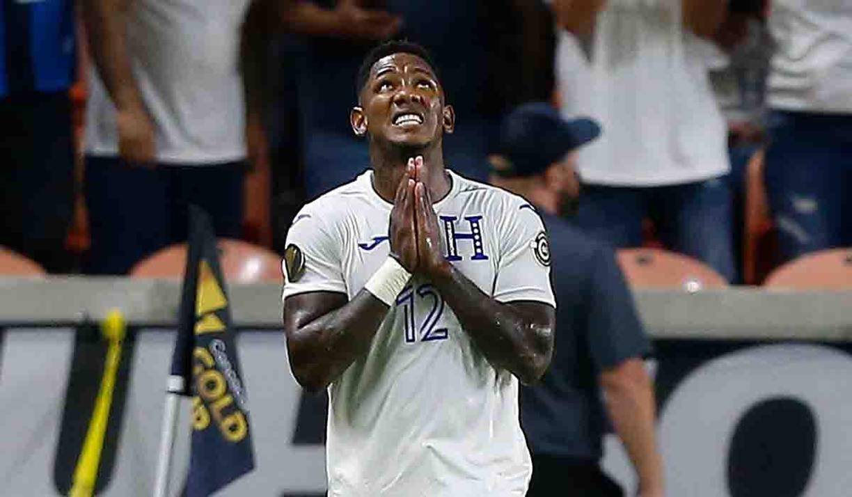 Romell Quioto no tuvo problemas al inicio cuando entró al Estadio Filiberto Fernández de Rio Lindo, Cortés. El escándalo se generó posteriormente.