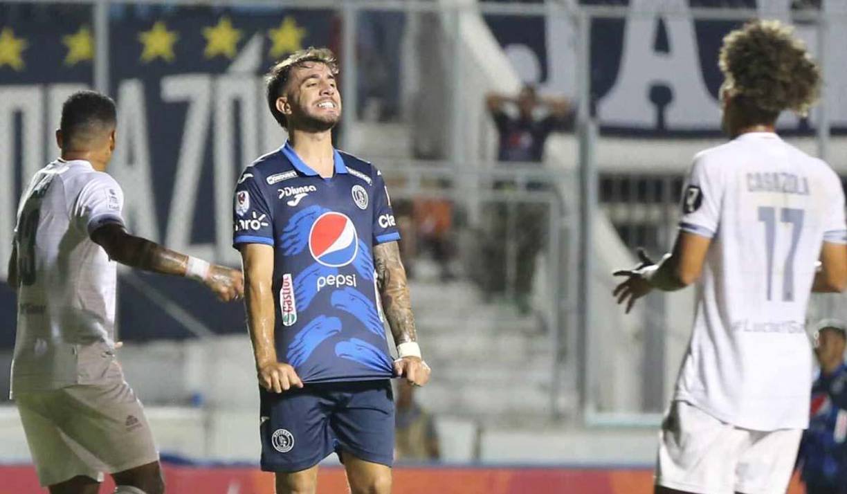 Auzmendi no estuvo fino de cara a la portería aunque fue un dolor de cabeza para la zaga defensiva del club canalero.