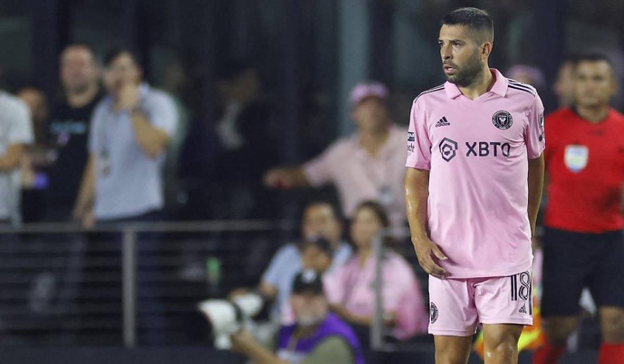 Jordi Alba ingresó al campo y fue su debut oficial con el Inter Miami. 