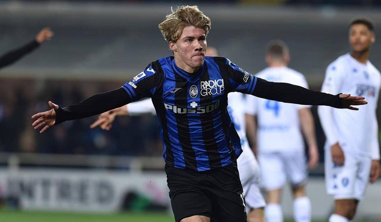 El Manchester United le ha lanzado una oferta al Atalanta por el atacante danés Rasmus Højlund. Medios ingleses hablan de 70 millones de euros. 