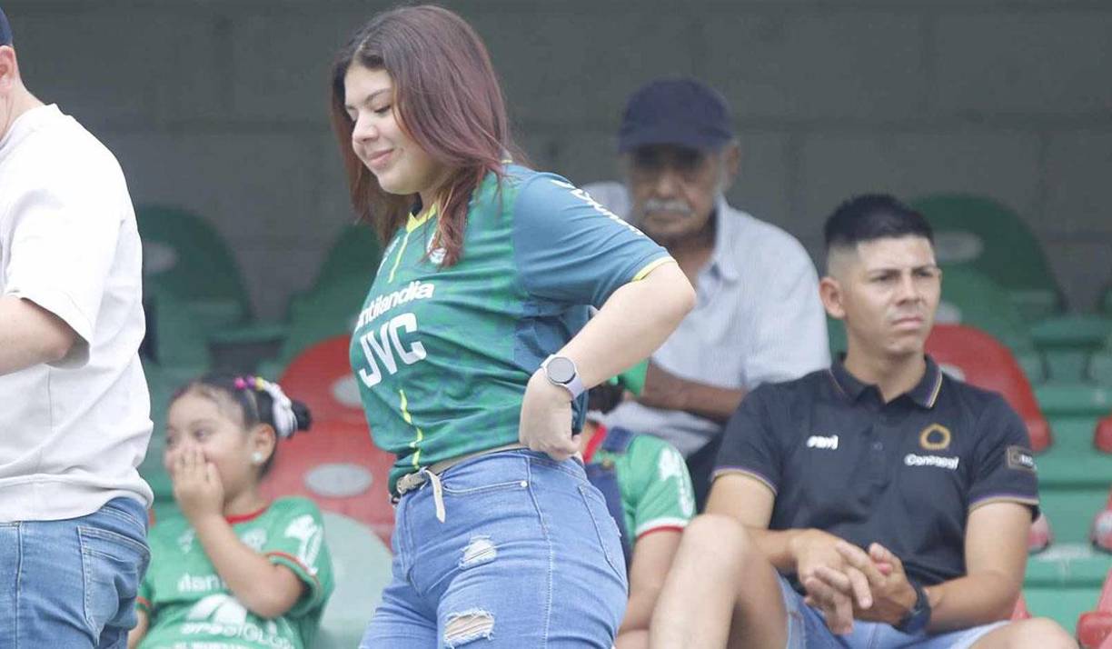 Marathón cuenta con lindas aficionadas y ella es una de ellas.