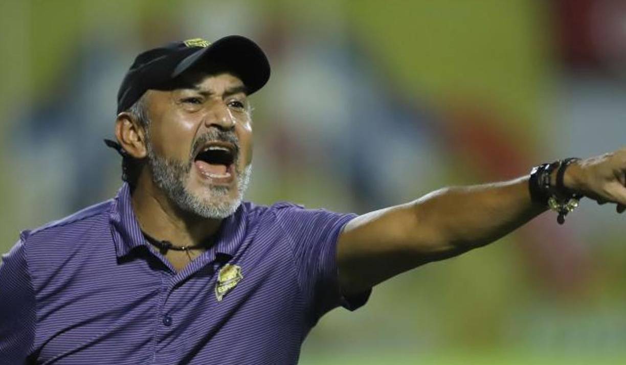 El otro nombre que Motagua tiene carpeta es el de Raúl “Potro” Gutiérrez, viejo conocido en el fútbol hondureño y donde dirigió al Real España entre 2020 y 2021.