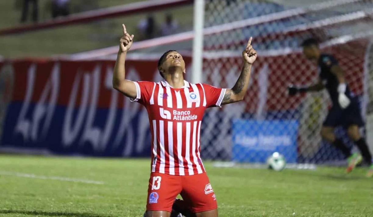 Brayan Moya celebró de esta manera su gol. 