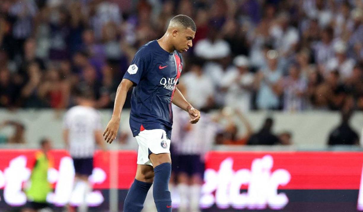 Mbappé y su lamento tras el gol del Toulouse. 