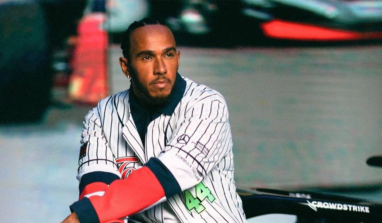 Tras los rumores de relación con la cantante, el piloto de Mercedes fue fotografiado en un encuentro con otras dos mujeres.