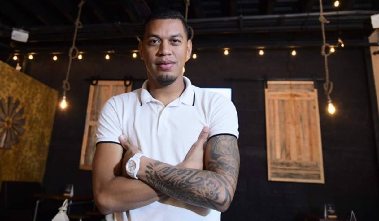 ¡Sorpresa! El portero hondureño Denovan Torres del Marathón estrena noviazgo con linda presentadora catracha. A continuación te dejamos todos los detalles.