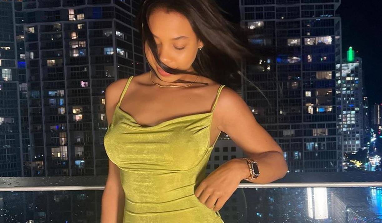 Novia de Romell Quioto enciende las redes y el delantero se pronuncia