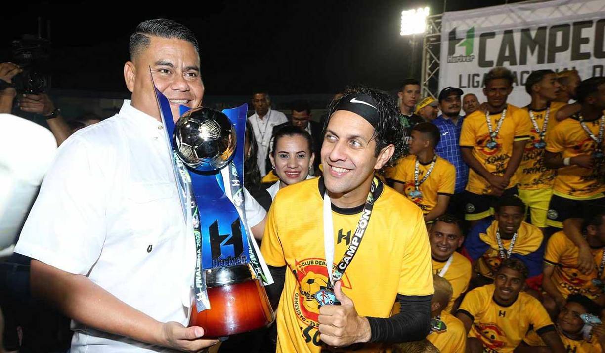 Randy Diamond y su felicidad al conseguir el ascenso a la primera división.