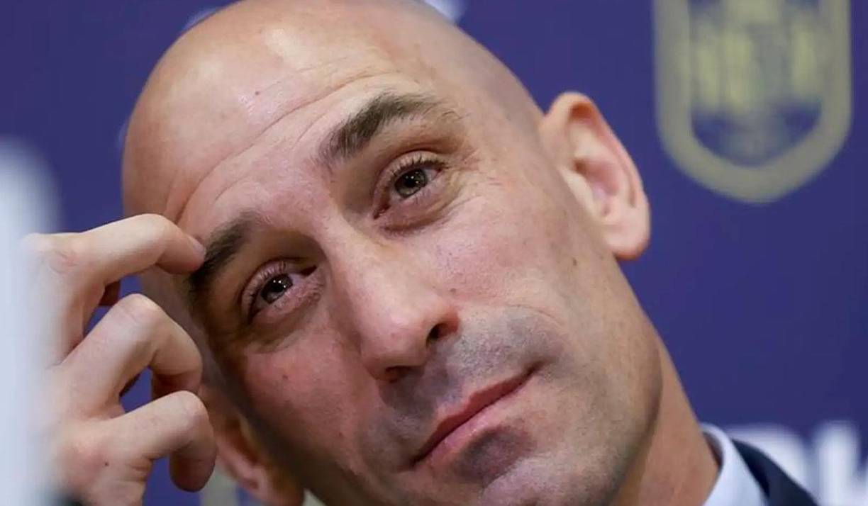 La declaración del presidente de la RFEF llega apenas unas horas después de que el ministro de Cultura y Deporte en funciones, Miquel Iceta, tildará de “inaceptable” el beso e instara a <b>Rubiales</b> a dar explicaciones.