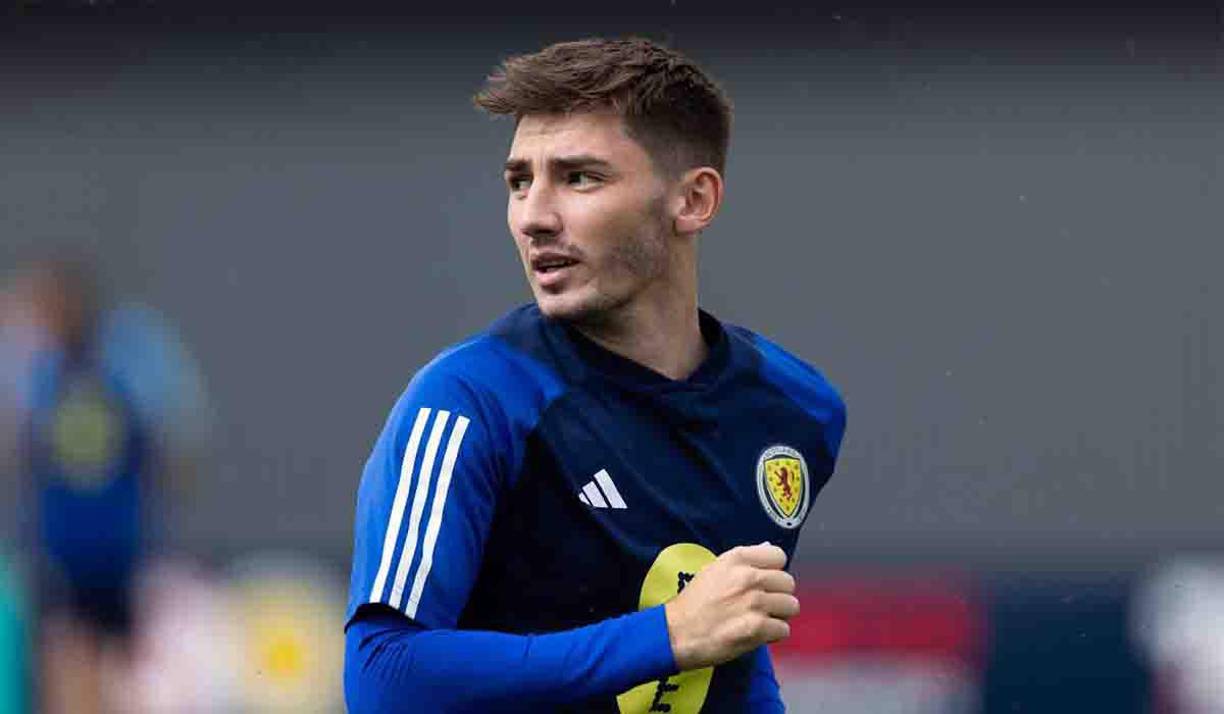 Billy Gilmour fue el tercer futbolista que se involucró en la polémica con Orla Melissa.