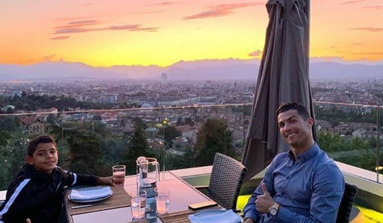 Prensa inglesa ha señalado que la madre del hijo mayor de CR7 es una camarera de la ciudad de Manchester.