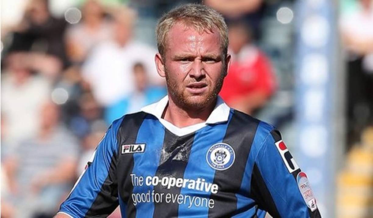 Ray Putterill. Jugador inglés de 26 años. Su apellido en todo caso, no tiene nada que ver con las luces rojas.