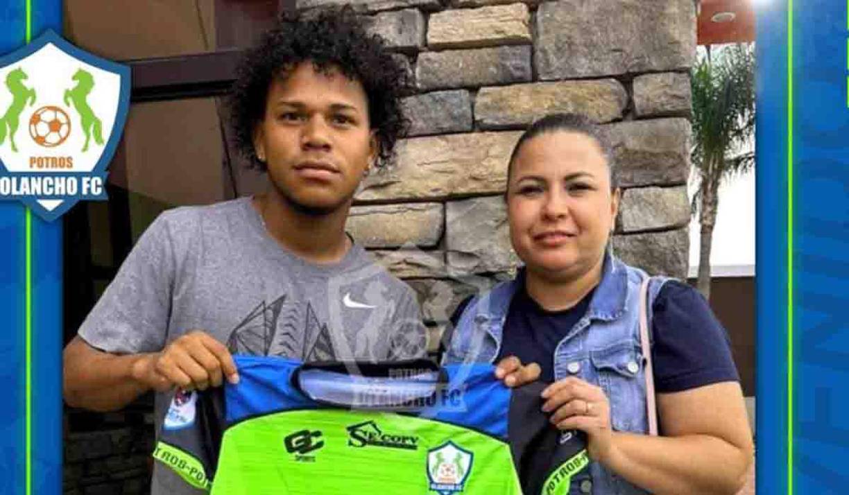 Los Potros anunciaron hace unos días a Dester Mónico como su nuevo fichaje. Sin embargo, el jugador tiene contrato con la Real Sociedad y por lo tanto debe de volver al cuadro de Tocoa y no jugará con el Olancho FC.