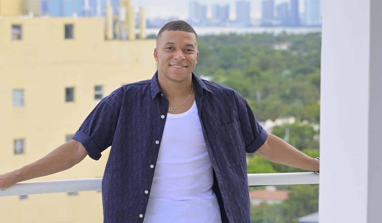 Según medios franceses, el PSG le lanzó una nueva oferta a Mbappé y el delantero les respondió que no acepta renovar con ellos. 