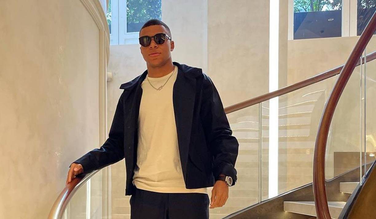 Si bien es una costumbre que se contraten a veteranos que fueron grandes estrellas, esta vez los árabes desean ir más lejos y fichar al que se considera el mejor futbolista del mundo, algo que buscan hacerlo a base de “billetazos”.