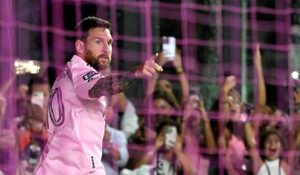 Los 20.000 espectadores del DRV PNK de Fort Lauderdale, al norte de Miami, ya se frotaban las manos ante otra posible exhibición de su estrella. 